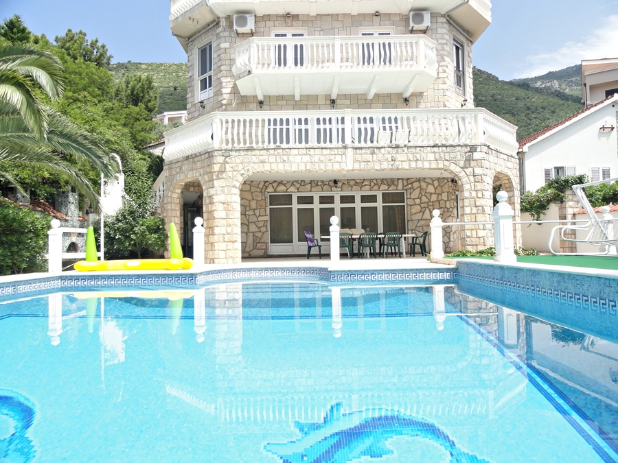 NewLine Montenegro - VILA with swimming pool- 6 bedrooms